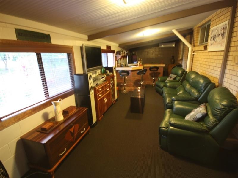 27 Fifteenth A Street, Home Hill QLD 4806