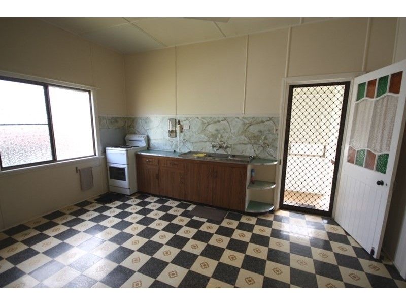 64 Eleventh Avenue, Home Hill QLD 4806