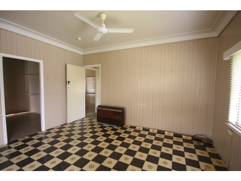 64 Eleventh Avenue, Home Hill QLD 4806