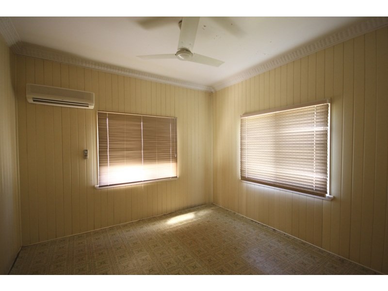 64 Eleventh Avenue, Home Hill QLD 4806