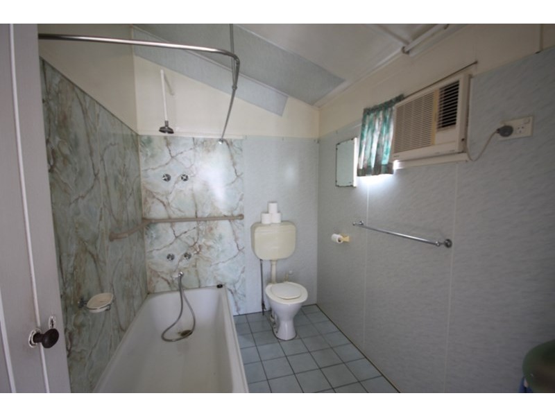 64 Eleventh Avenue, Home Hill QLD 4806