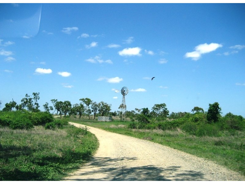 Fredericksfield QLD 4806