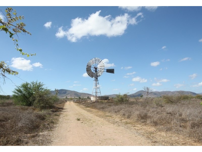 Fredericksfield QLD 4806