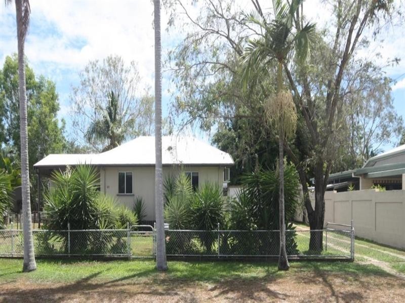 23 Fourth Avenue, Home Hill QLD 4806