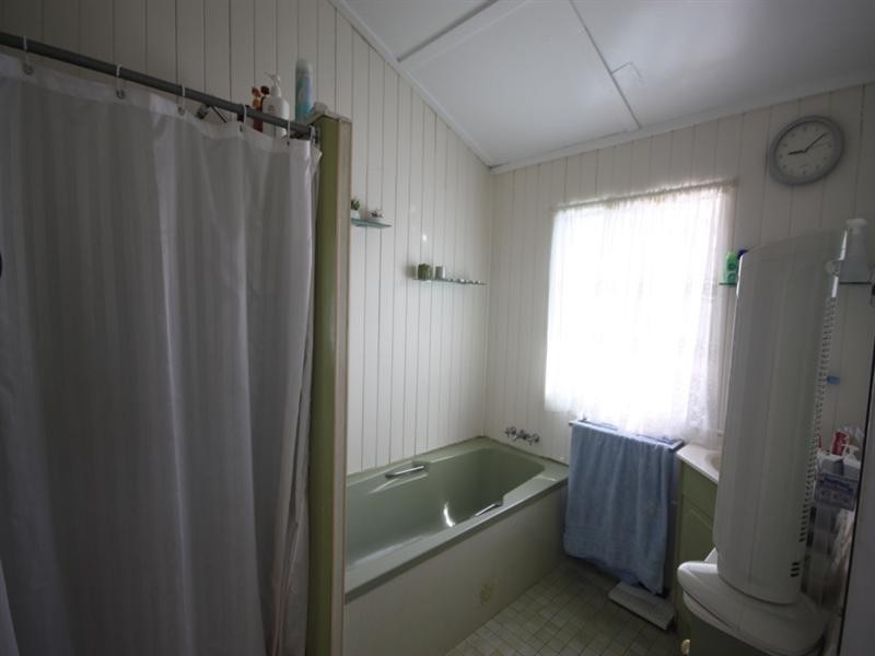39 Ross Street, Ayr QLD 4807
