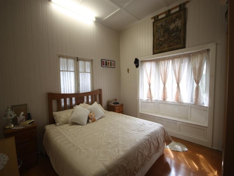 39 Ross Street, Ayr QLD 4807