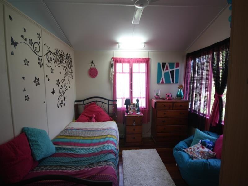 39 Ross Street, Ayr QLD 4807