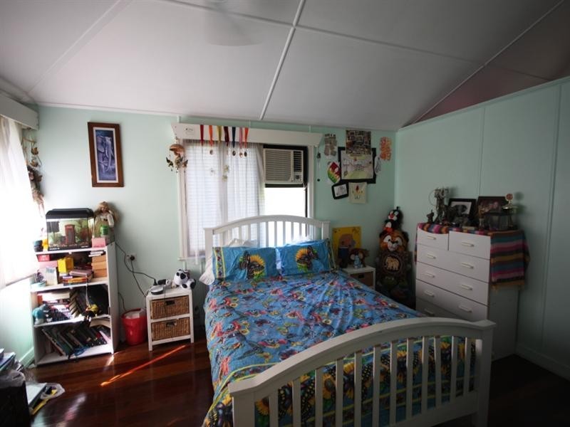 39 Ross Street, Ayr QLD 4807