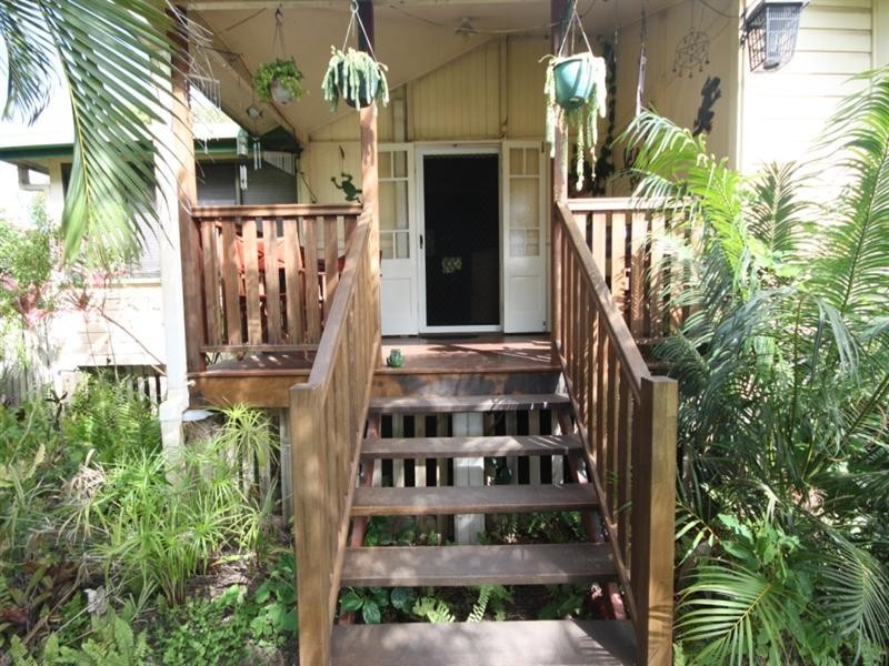 39 Ross Street, Ayr QLD 4807