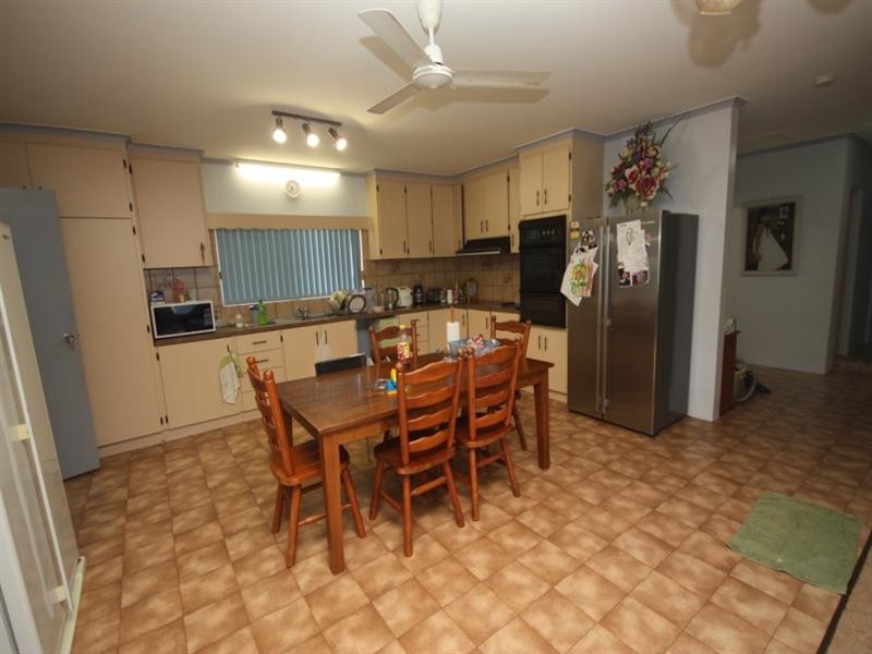 9 Hayes Street, Ayr QLD 4807