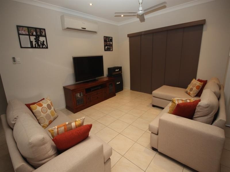 2/7 Rossiter Street, Ayr QLD 4807