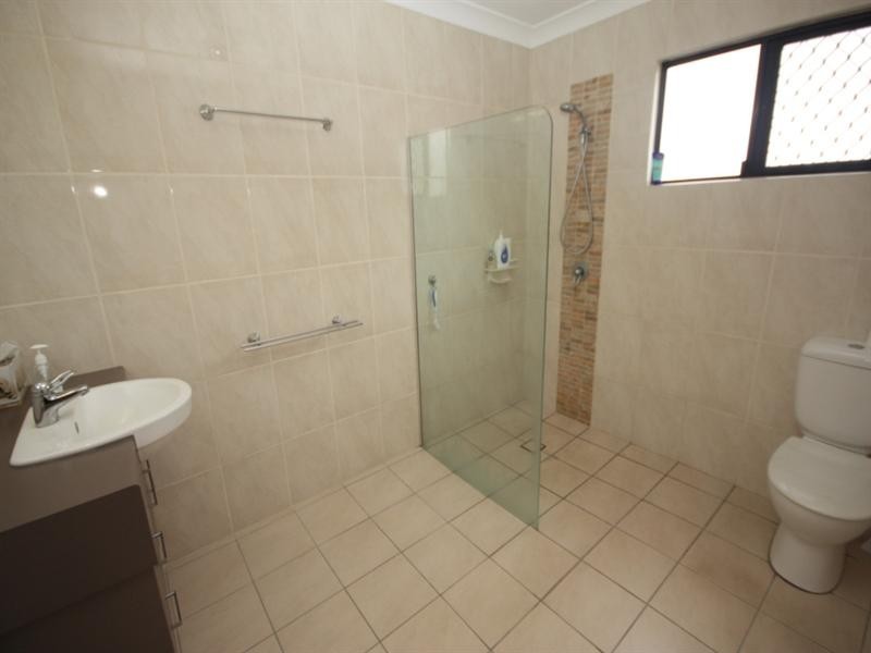 2/7 Rossiter Street, Ayr QLD 4807