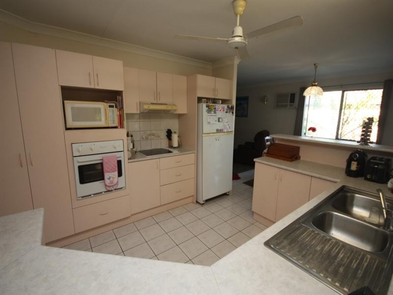 28 Eleventh Avenue, Home Hill QLD 4806