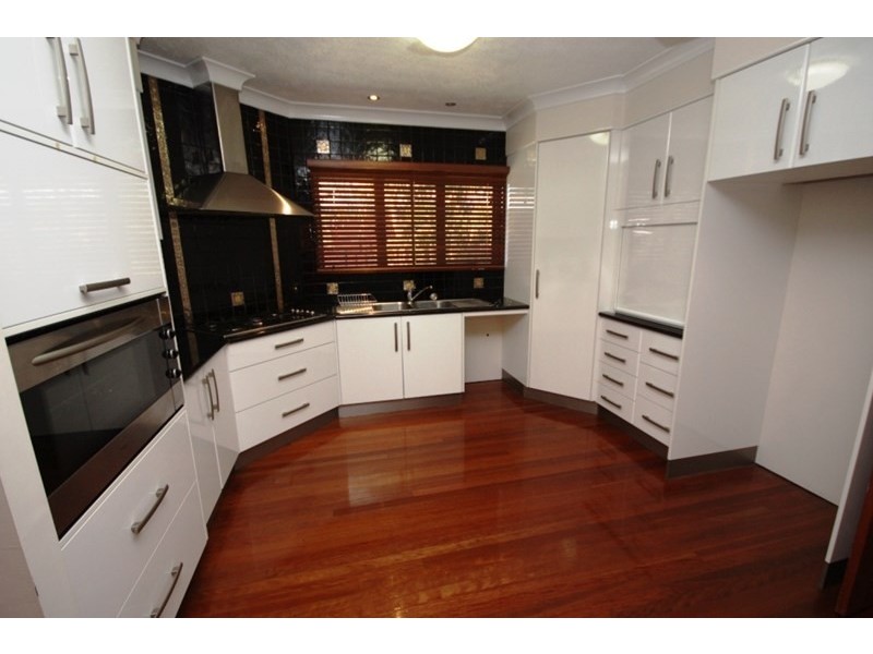 20 Tenth Street, Home Hill QLD 4806