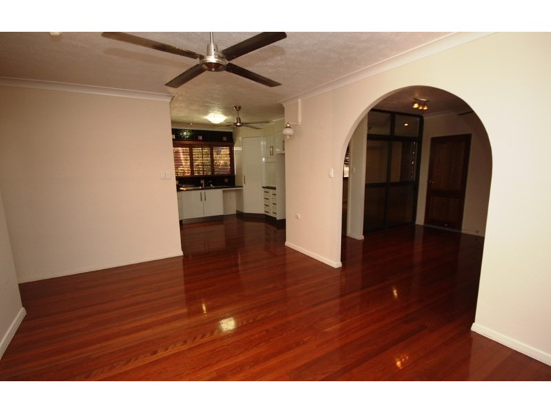 20 Tenth Street, Home Hill QLD 4806