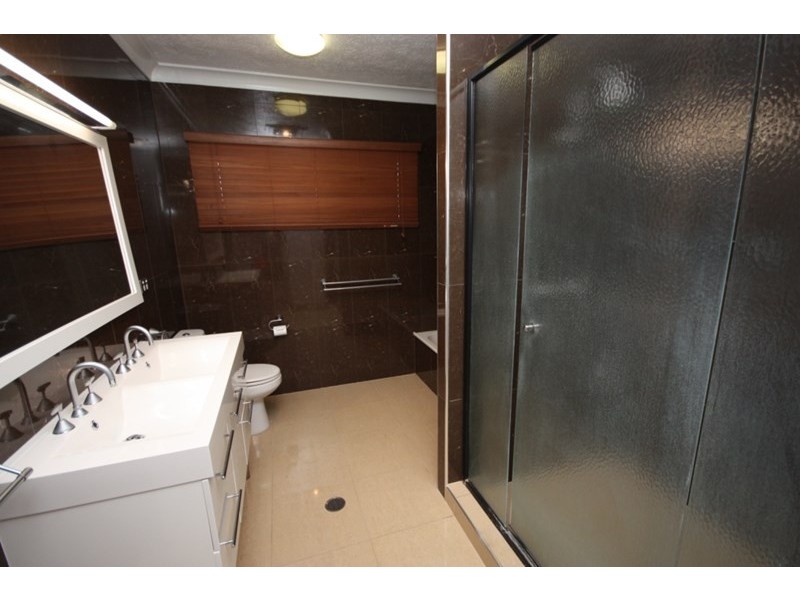 20 Tenth Street, Home Hill QLD 4806