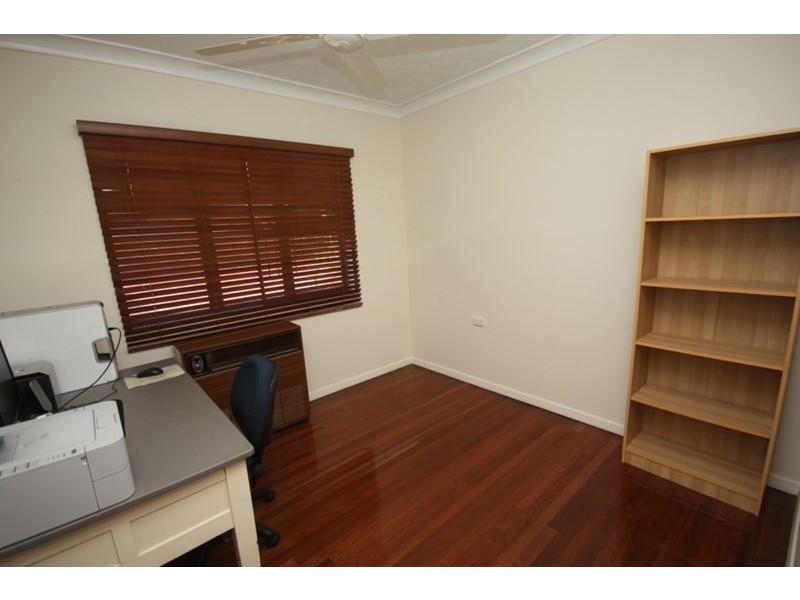 20 Tenth Street, Home Hill QLD 4806
