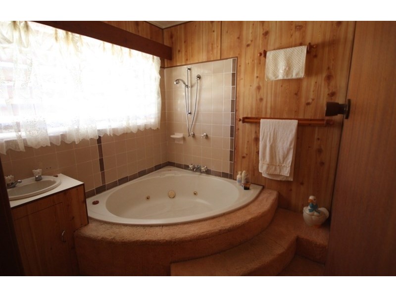 94 Gibson Street, Ayr QLD 4807