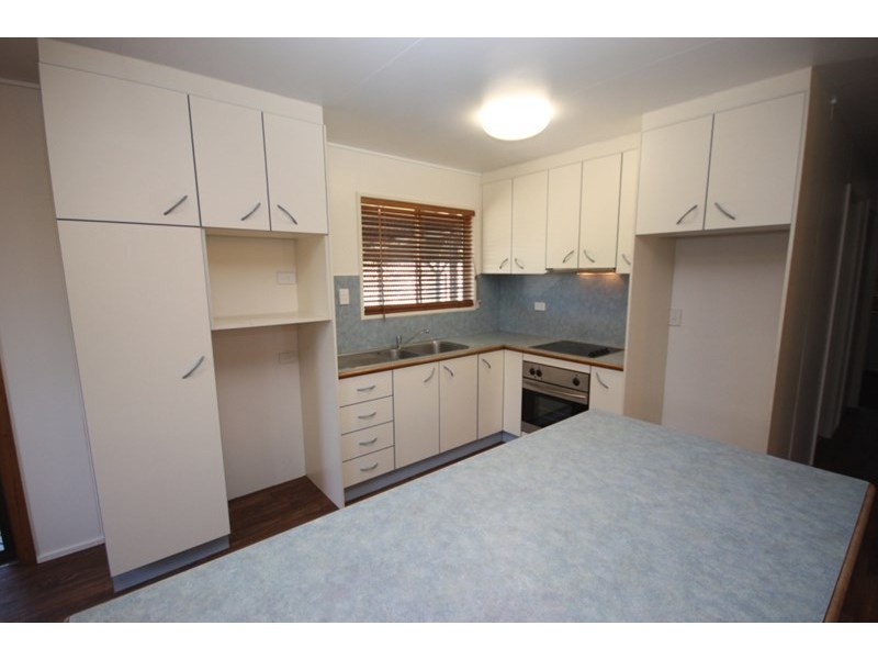 119 Tenth Avenue, Home Hill QLD 4806