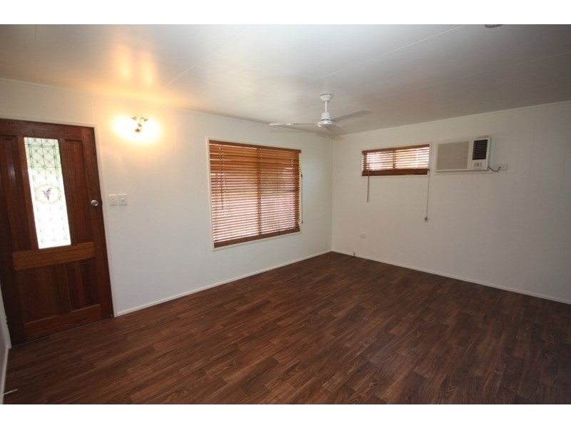 119 Tenth Avenue, Home Hill QLD 4806