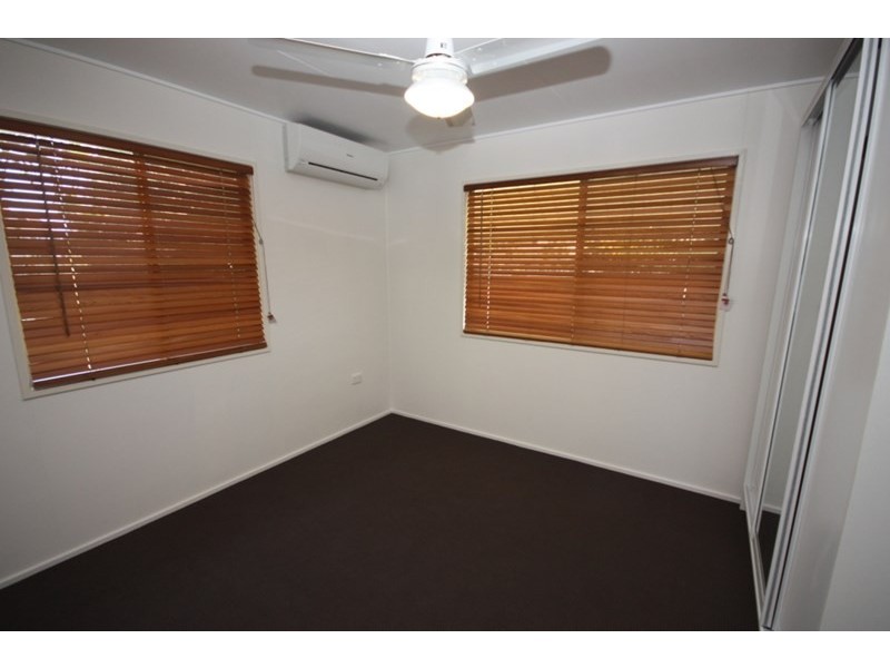 119 Tenth Avenue, Home Hill QLD 4806