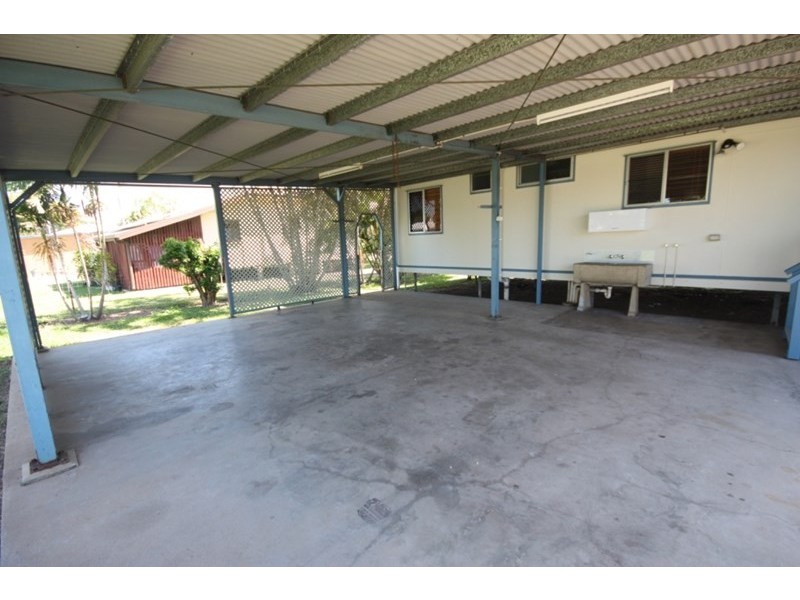 119 Tenth Avenue, Home Hill QLD 4806