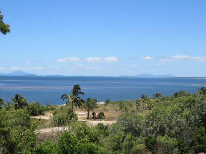 10 Kookaburra Terrace, Wunjunga QLD 4806