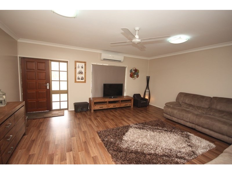 88-90 Munro Street, Brandon QLD 4808