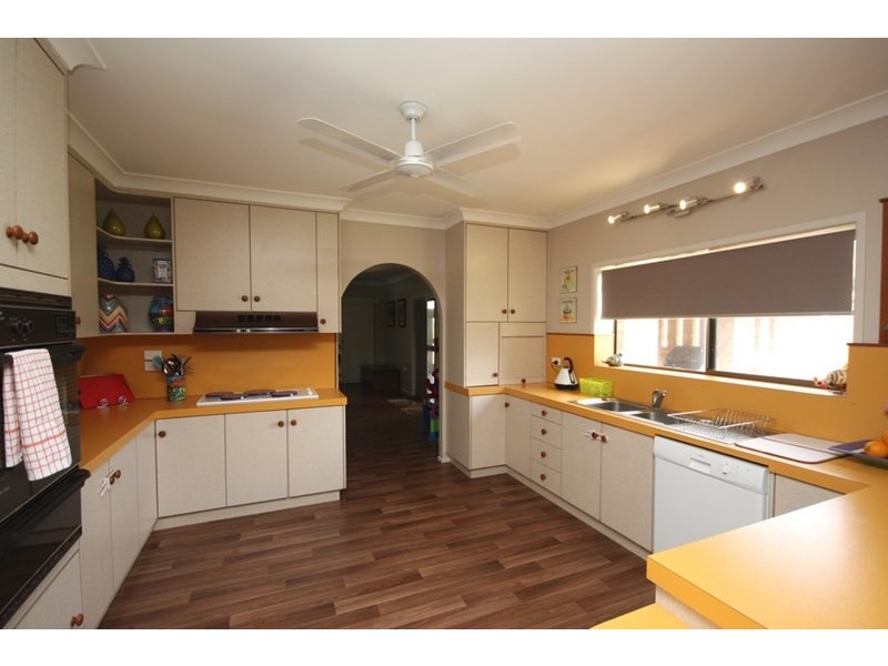 88-90 Munro Street, Brandon QLD 4808