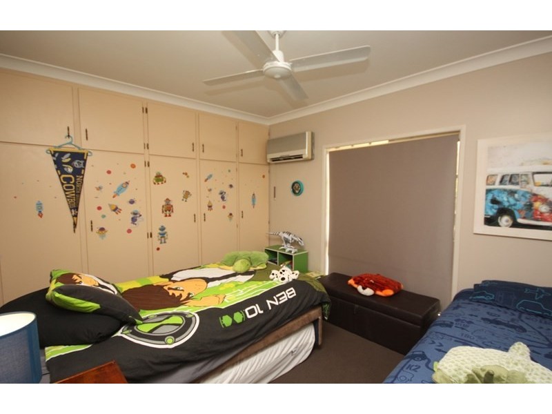 88-90 Munro Street, Brandon QLD 4808