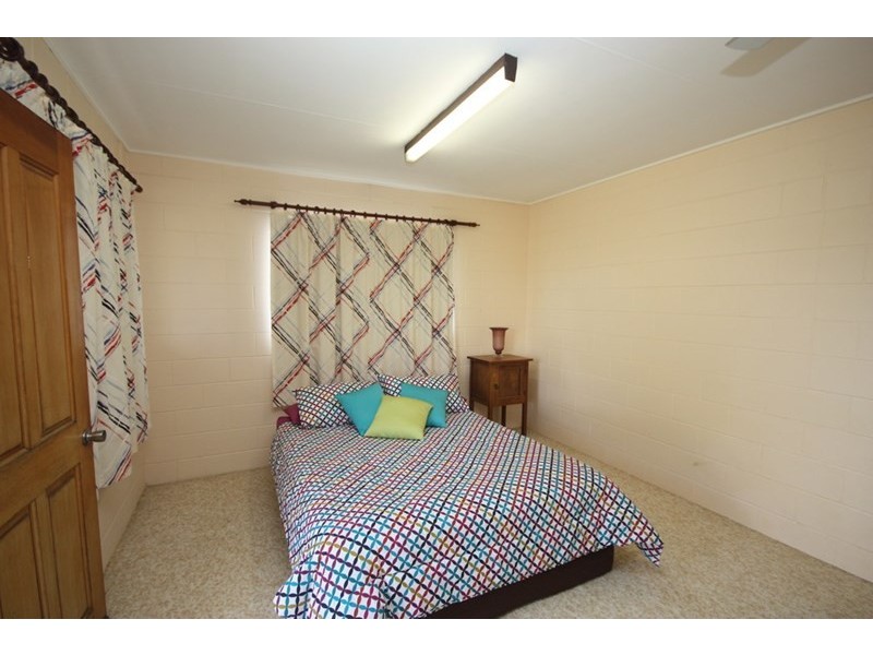 88-90 Munro Street, Brandon QLD 4808