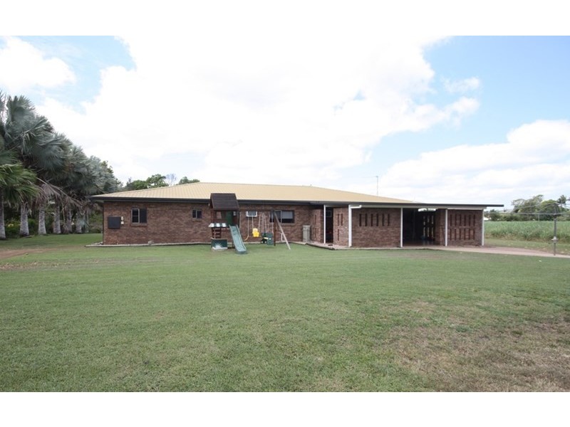 88-90 Munro Street, Brandon QLD 4808