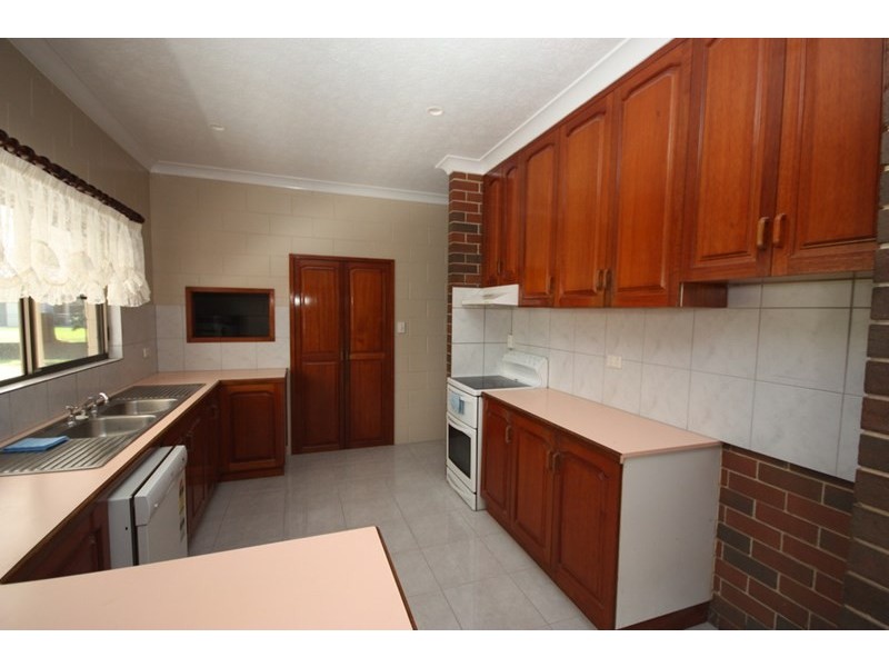 8 Lilliesmere Court, Ayr QLD 4807