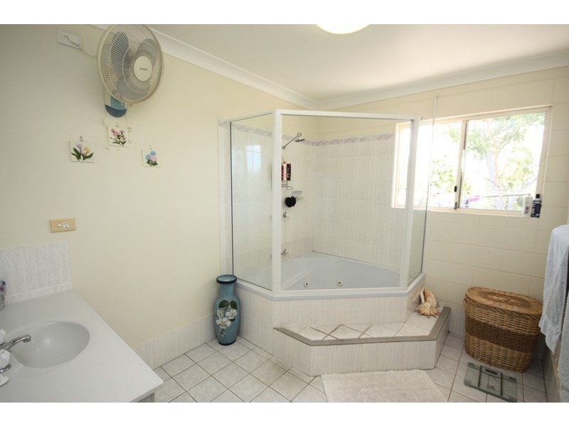 63 Castorina Drive, Mount Kelly QLD 4807