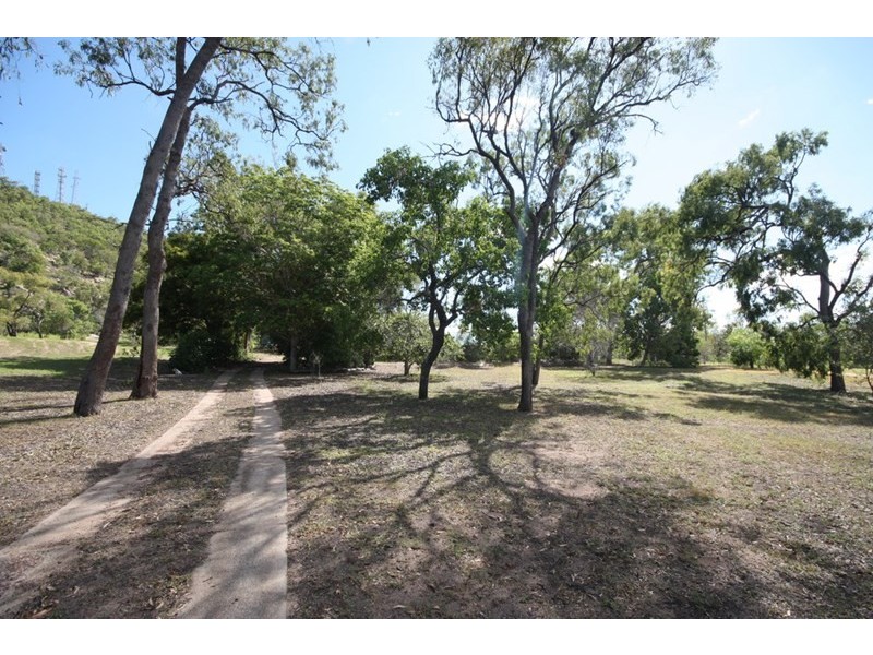 63 Castorina Drive, Mount Kelly QLD 4807