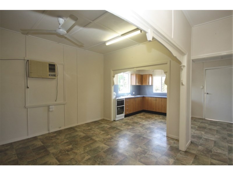 1 Eighth Street, Home Hill QLD 4806