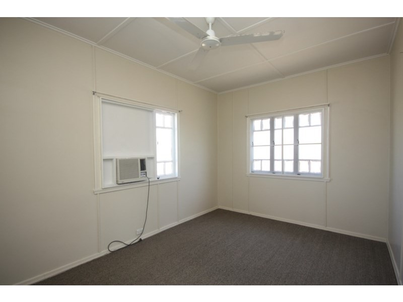 1 Eighth Street, Home Hill QLD 4806