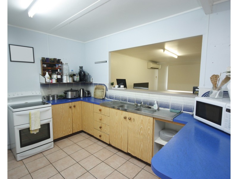 60 Bowling Green Street, Brandon QLD 4808
