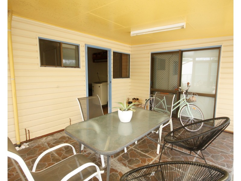60 Bowling Green Street, Brandon QLD 4808