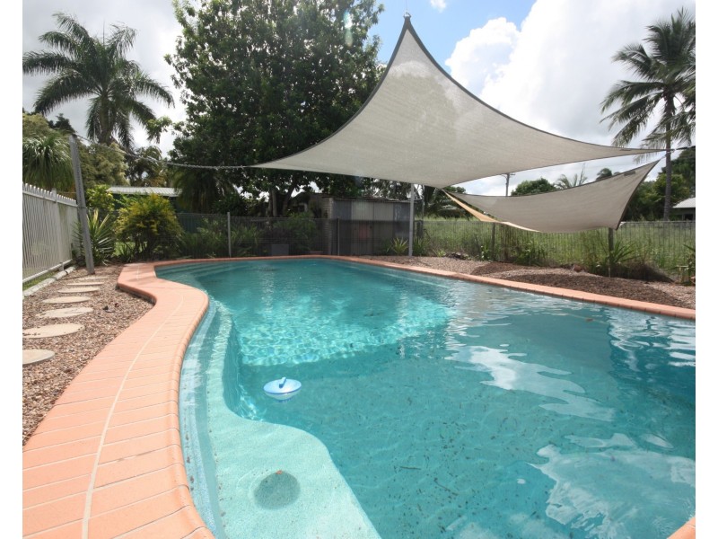 60 Bowling Green Street, Brandon QLD 4808