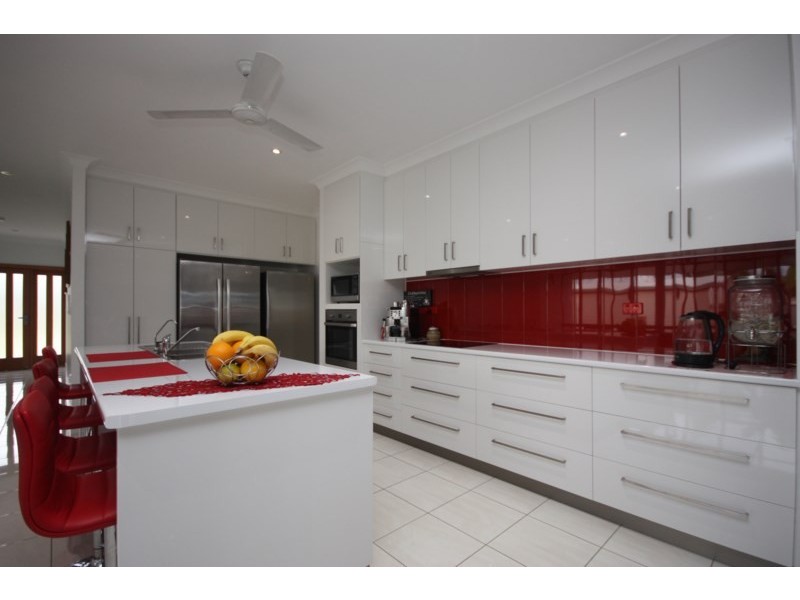 72 Young Street, Ayr QLD 4807