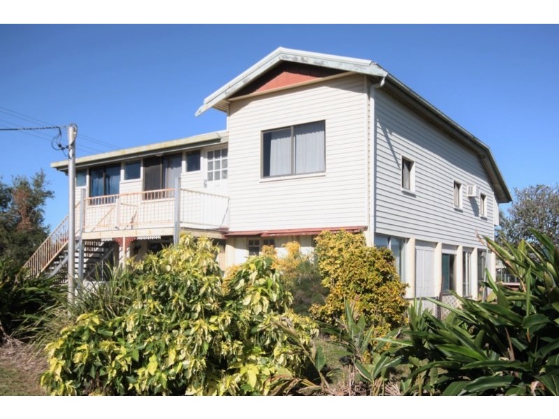 110 Tenth Avenue, Home Hill QLD 4806