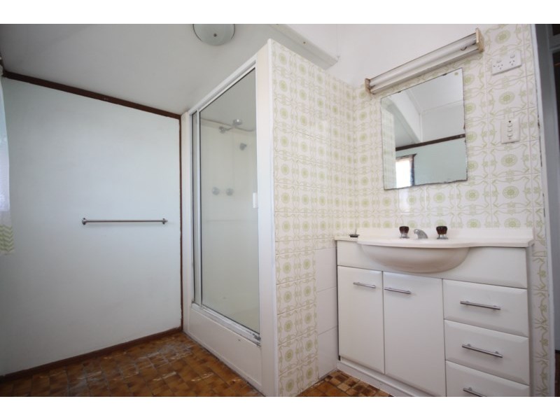 110 Tenth Avenue, Home Hill QLD 4806