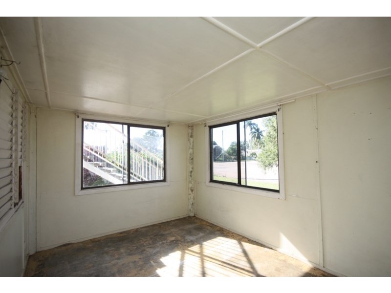 110 Tenth Avenue, Home Hill QLD 4806