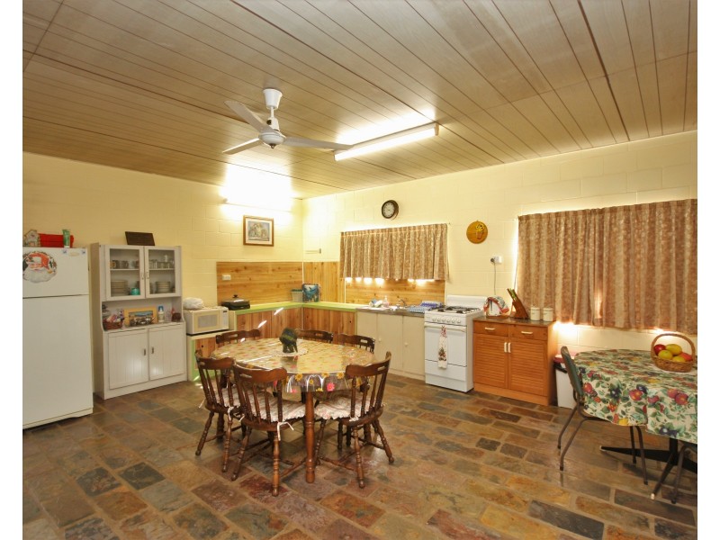 6 Kookaburra Terrace, Wunjunga QLD 4806