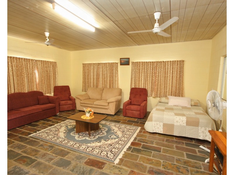 6 Kookaburra Terrace, Wunjunga QLD 4806