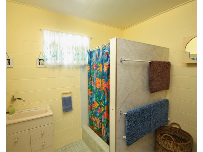 6 Kookaburra Terrace, Wunjunga QLD 4806