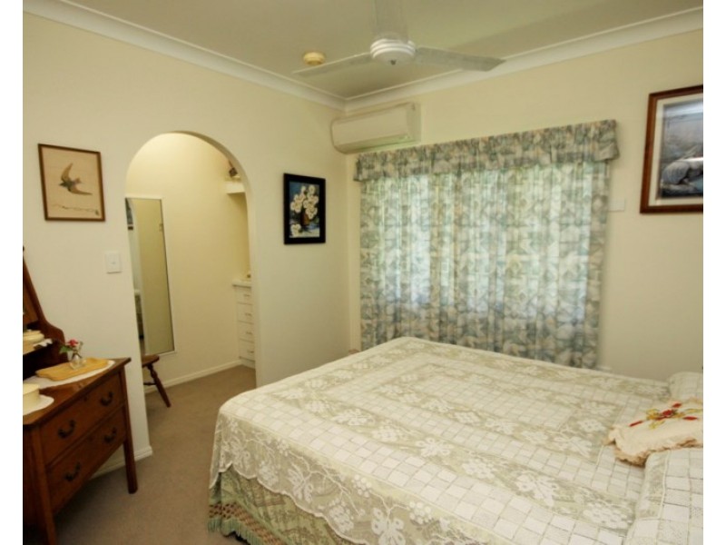 8 Hillcrest Place, Ayr QLD 4807