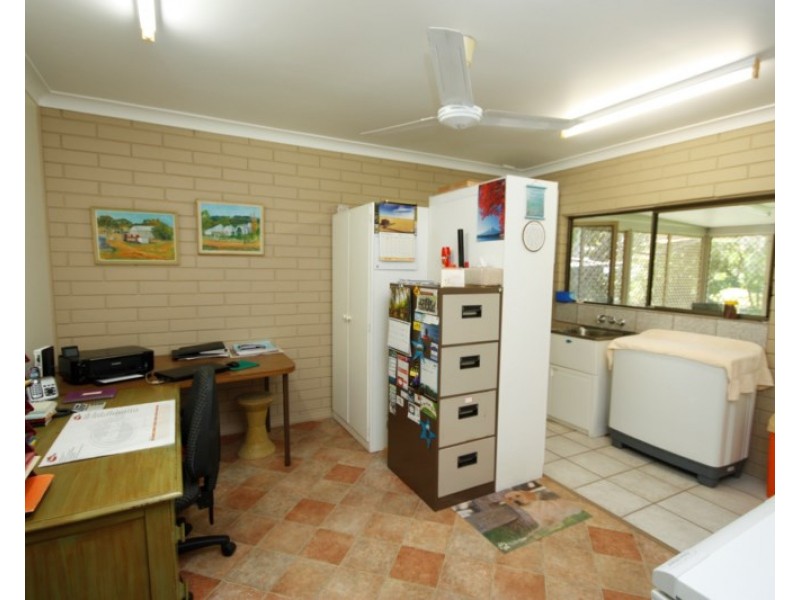 8 Hillcrest Place, Ayr QLD 4807