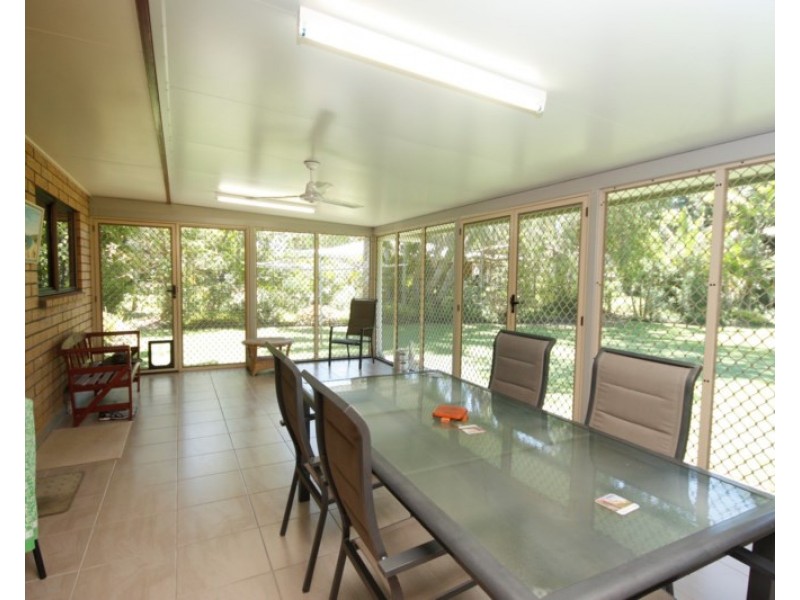 8 Hillcrest Place, Ayr QLD 4807